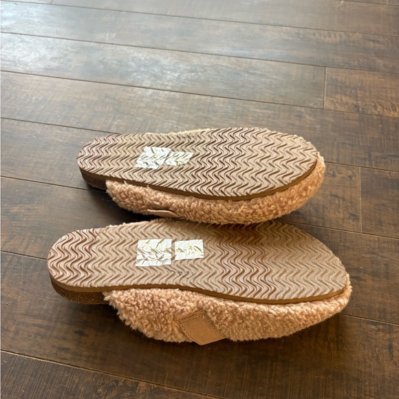 J Crew Sherpa Buckle clog slippers - Picture 8 of 13